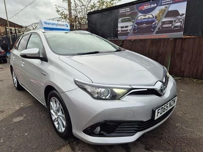 Silver Used 2016 Toyota Auris Hybrid Business Edition Estate | £5,000
