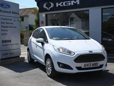 Used Ford Fiesta Titanium 2013 White Hatchback
