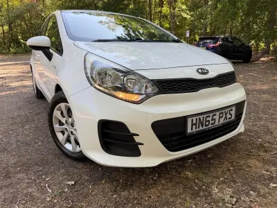 Used Kia Rio Air 2015 White Hatchback