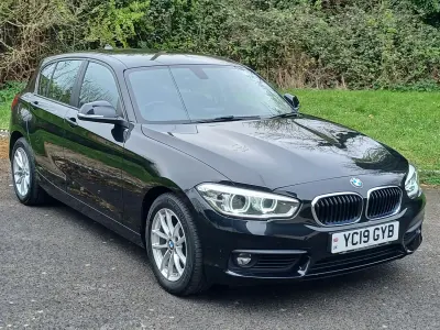 Używany BMW 118 Comfort Edition 2019 Czarny Hatchback