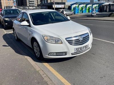 Used Vauxhall Insignia SRi 140 HP (102 kW) 2012 White Hatchback