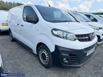 Used Vauxhall Vivaro 100 HP (73 kW) 2022 White MPV