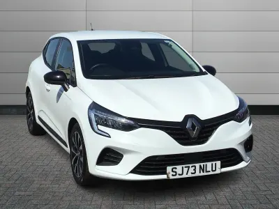 Used Renault Clio V Evolution 90 HP (66 kW) 2023 White  Hatchback