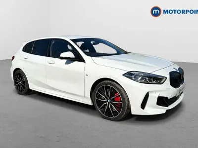 Begagnad BMW 128 265 HK (194 kW) 2023 Vit Halvkombi