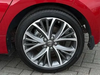 Second-hand Toyota Yaris Hybrid 113 CP (83 kW) 2022 Roșu Hatchback