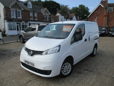 Used Nissan NV200 Tekna 2018 White MPV