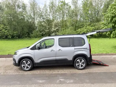 Gebraucht Peugeot Rifter Allure 2024 Grau Van / Kleinbus