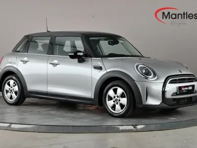 Używany Mini Cooper Classic 136 KM (100 kW) 2023 Srebrny Hatchback