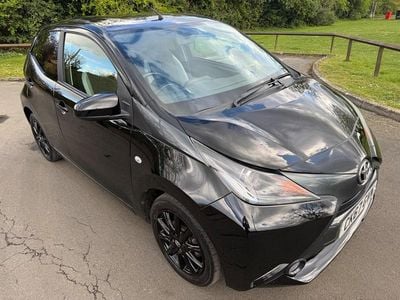 Begagnad Toyota Aygo x-style 69 HK (50 kW) 2017 Svart Halvkombi