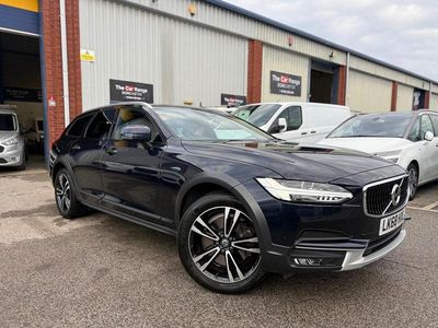 Used Volvo V90 CC Pro 2018 Blue Estate