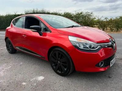 Used Renault Clio Dynamique 90 HP (66 kW) 2014 Red Hatchback