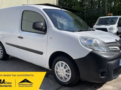 Usado Renault Kangoo Business 90 HP (66 kW) 2017 Branco Monovolume