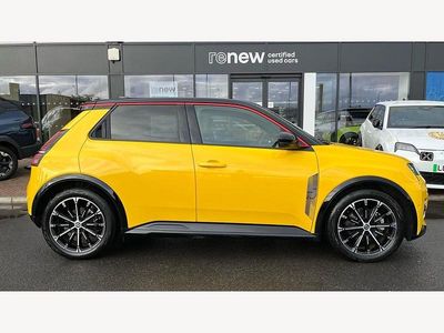 Used Renault R5 Iconic 89 kW (122 HP) 2025 Hatchback