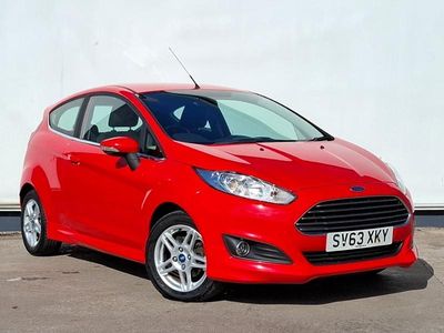 Used Ford Fiesta Zetec 80 HP (58 kW) 2013 Red Hatchback
