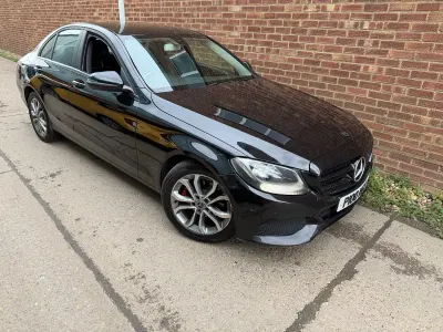 Usado Mercedes C200 Executive 136 CV (100 kW) 2016 Negro Berlina