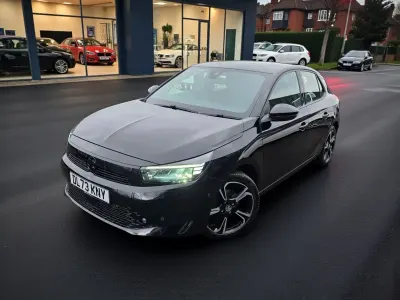 Begagnad Vauxhall Corsa 2023 Svart Halvkombi