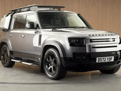 Used Land Rover Defender HSE Dynamic 300 HP (220 kW) 2022 Eiger grey SUV