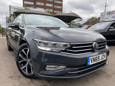 Usado VW Passat SEL 150 HP (110 kW) 2019 Cinzento Sedan