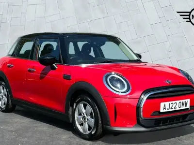Used Mini Cooper Classic 134 HP (98 kW) 2022 Red Hatchback