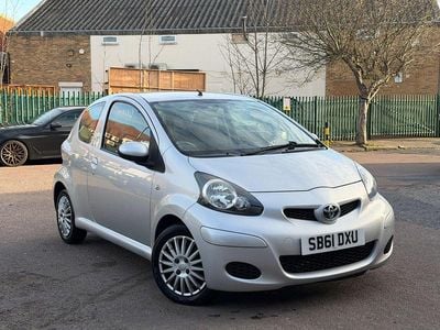 Used Toyota Aygo 68 HP (50 kW) 2011 Silver Hatchback