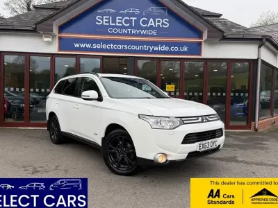 Używany Mitsubishi Outlander 150 KM (110 kW) 2013 Biały SUV