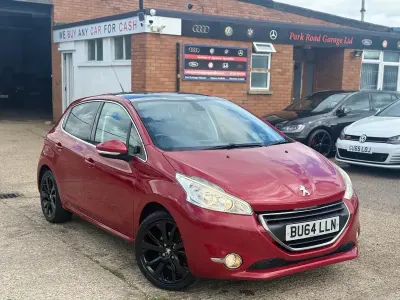 Used Peugeot 208 S 115 HP (84 kW) 2014 Red Hatchback