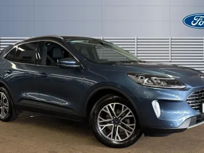 Usado Ford Kuga Titanium 150 CV (110 kW) 2023 Azul SUV