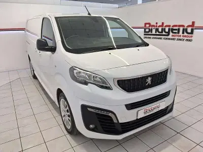 Käytetty Peugeot Expert Premium 2023 Valkoinen Van