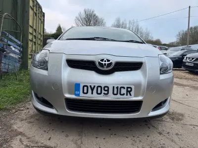 Usado Toyota Auris SR 177 HP (130 kW) 2009 Prateado Citadino
