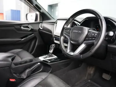 Used Isuzu D-Max 163 HP (119 kW) 2022 Grey Pickup