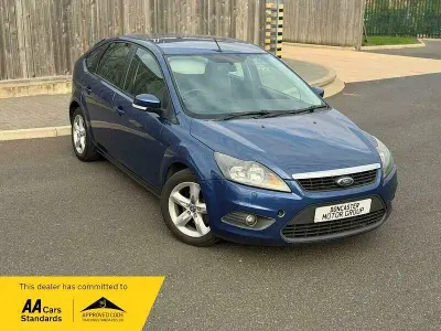 Used Ford Focus Zetec 125 HP (91 kW) 2010 Blue Hatchback