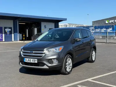 Begagnad Ford Kuga Zetec 150 HK (110 kW) 2017 Grå SUV