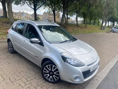 Used Renault Clio GT-Line 88 HP (64 kW) 2012 Silver Estate