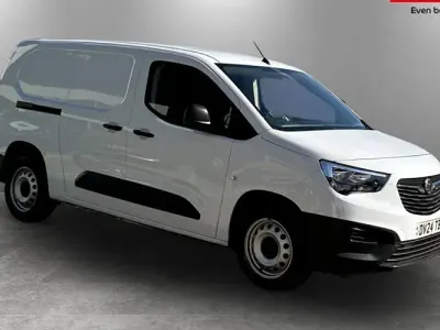 Used Vauxhall Combo 101 HP (74 kW) 2024 White MPV