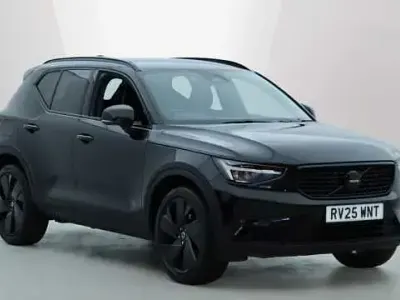 Używany Volvo XC40 Plus 163 KM (119 kW) 2025 SUV
