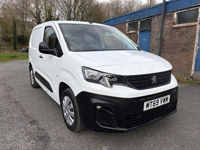 Used Peugeot Partner 131 HP (96 kW) 2019 White MPV