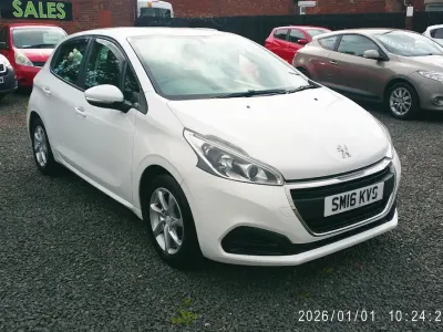 Used Peugeot 208 Active 2016 White Hatchback