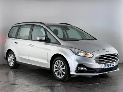 Usado Ford Galaxy Zetec 190 CV (139 kW) 2021 Plateado Monovolumen