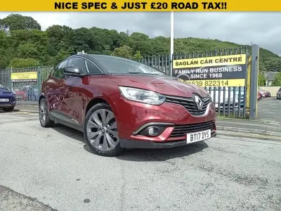 Used Renault Scénic III Dynamique 110 HP (80 kW) 2017 Red MPV