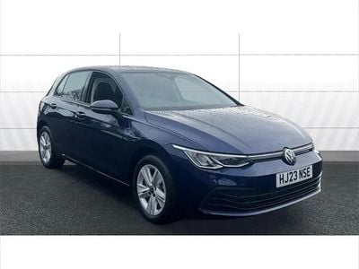 Used VW Golf VIII Life 131 HP (96 kW) 2023 Blue Hatchback