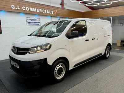 Used Vauxhall Vivaro S 100 HP (73 kW) 2023 White MPV