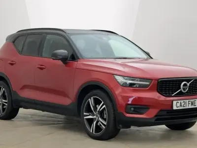Used Volvo XC40 R-Design 163 HP (119 kW) 2021 Red SUV