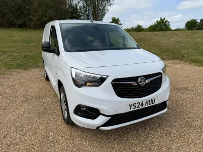 Used Vauxhall Combo S 100 HP (73 kW) 2024 White MPV