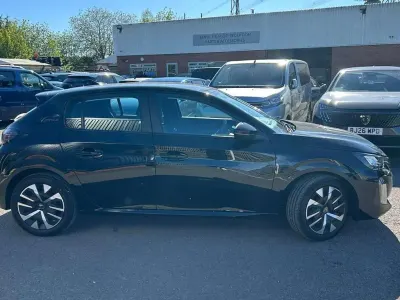 Second-hand Peugeot 208 Style 99 CP (72 kW) 2025 Negru Hatchback