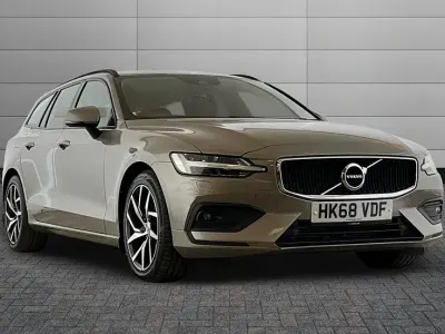 Used Volvo V60 Momentum 247 HP (181 kW) 2019 Grey Estate
