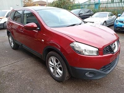 Used Nissan Qashqai +2 Acenta 110 HP (80 kW) 2013 Red SUV