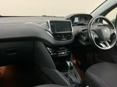 Used Peugeot 208 S 81 HP (59 kW) 2019 White Hatchback