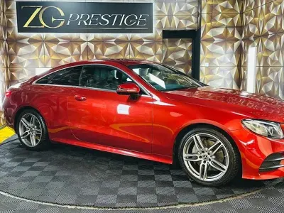 Begagnad Mercedes E220 AMG line 194 HK (142 kW) 2019 Röd Sportkupé