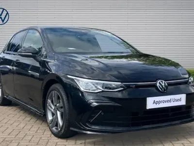 Second-hand VW Golf VIII R-line 150 CP (110 kW) 2022 Hatchback