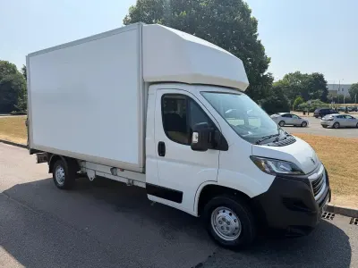 Used Peugeot Boxer Business-Line 130 HP (95 kW) 2018 White Van